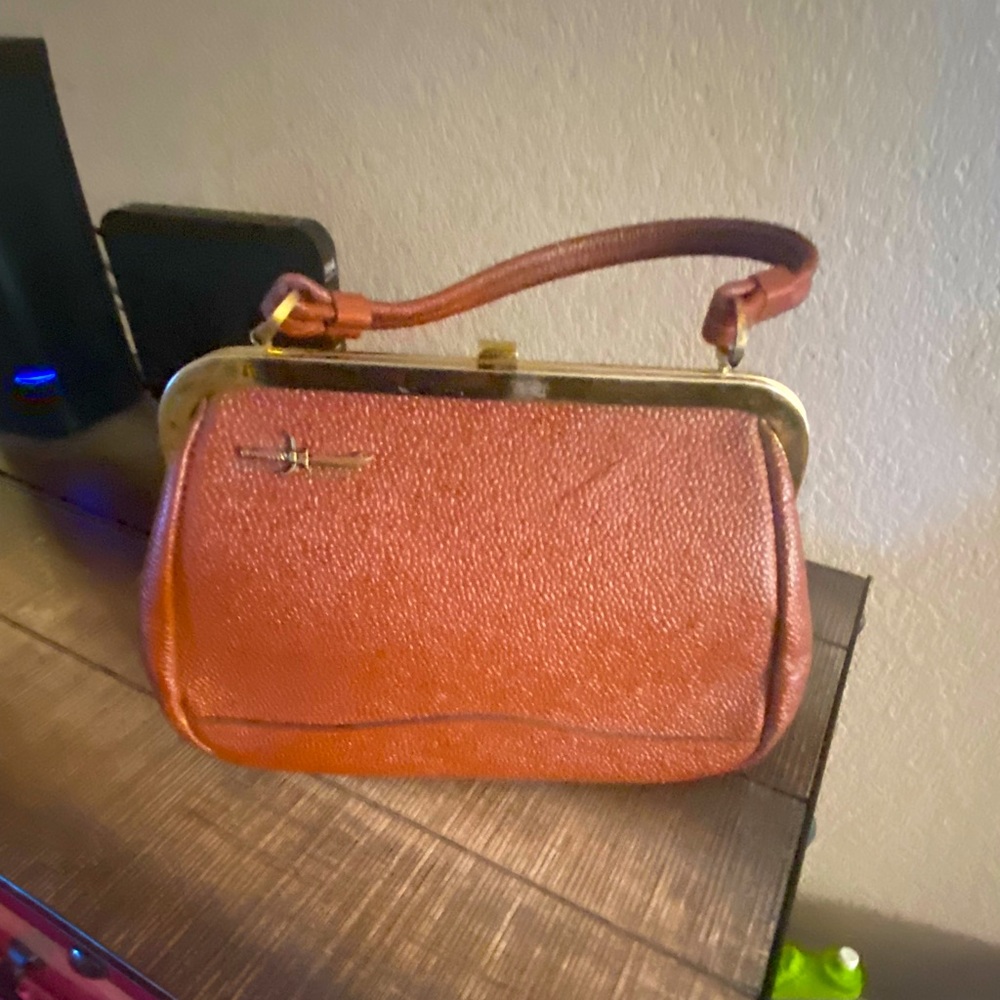 Vintage brown pebbled purse !